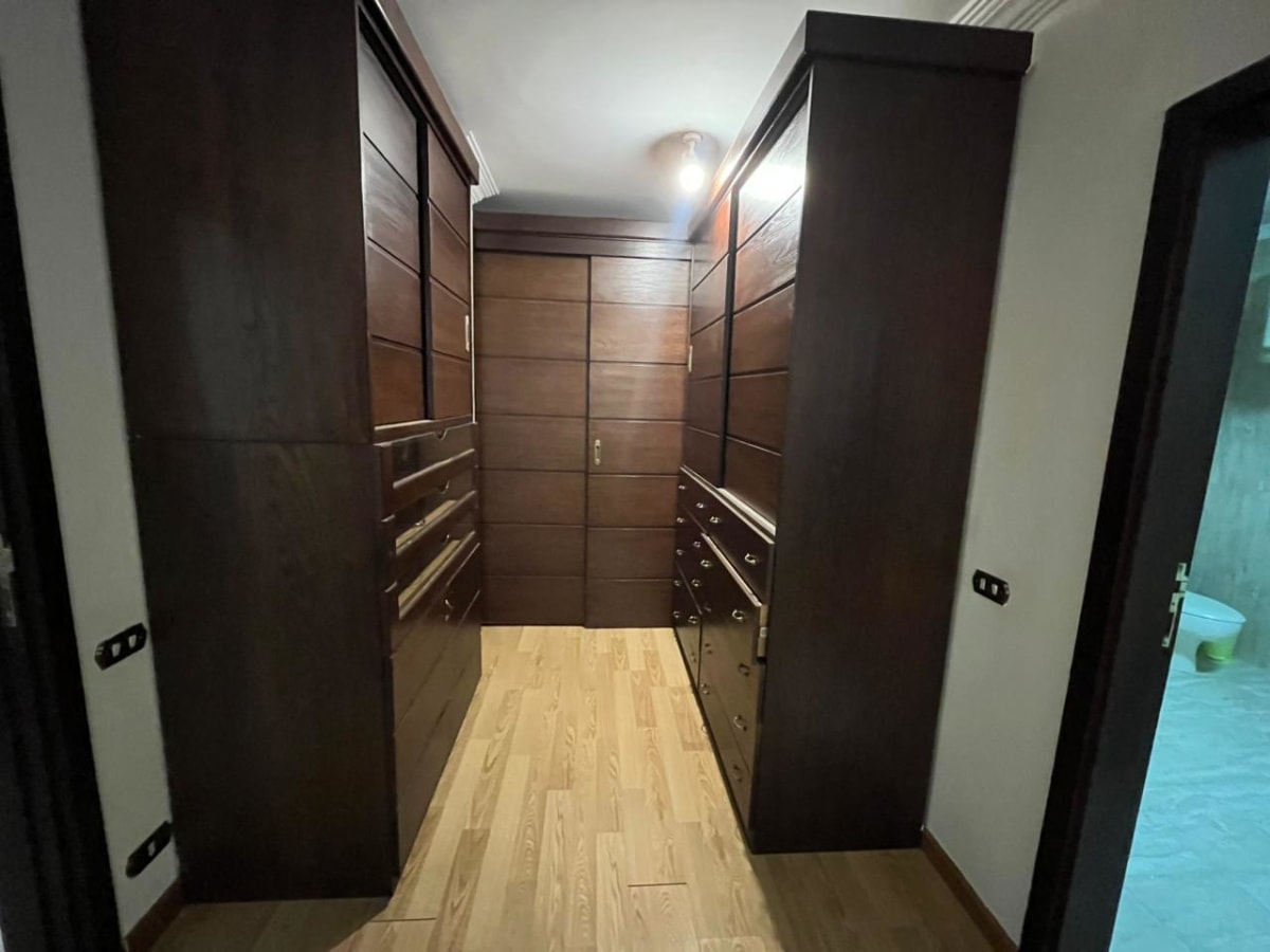 Stylish 3BR Apartment with Balcony & Shared Pool