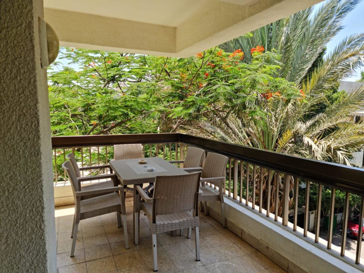 Bright & Comfortable Home | Prime Sarayat Location