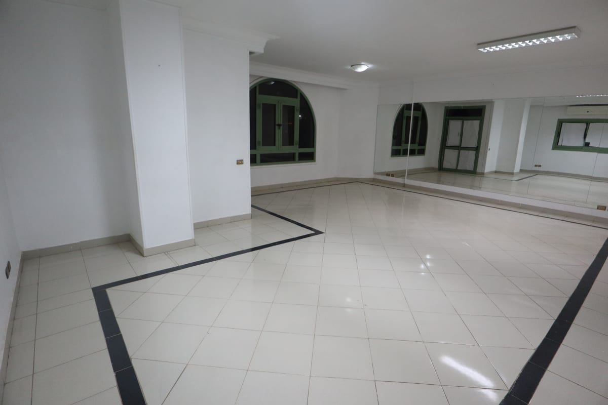 Comfortable 3-Bedroom Apartment with Balcony In Maadi Degla.