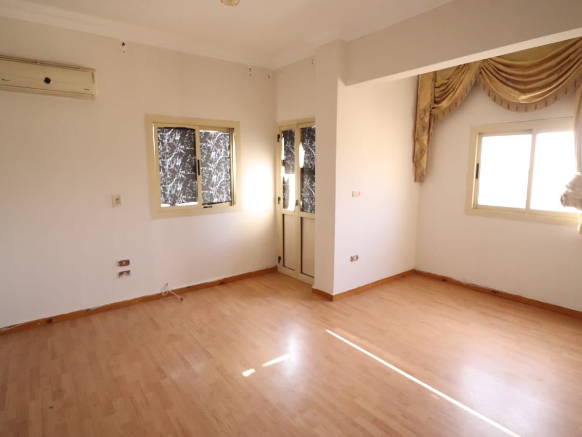 Exclusive Apartment for Sale with Private Roof in Degla El Maadi.