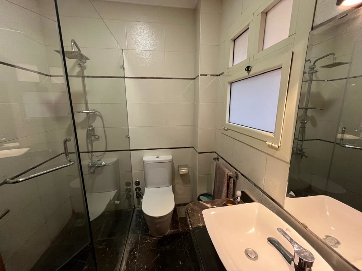 Ground Floor With High Quality For Rent In Maadi Sarayat.