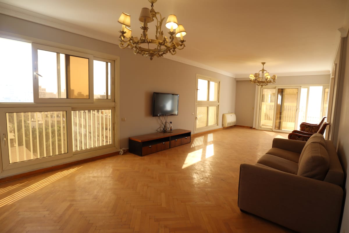 Comfortable Family Apartment in Vibrant Zamalek