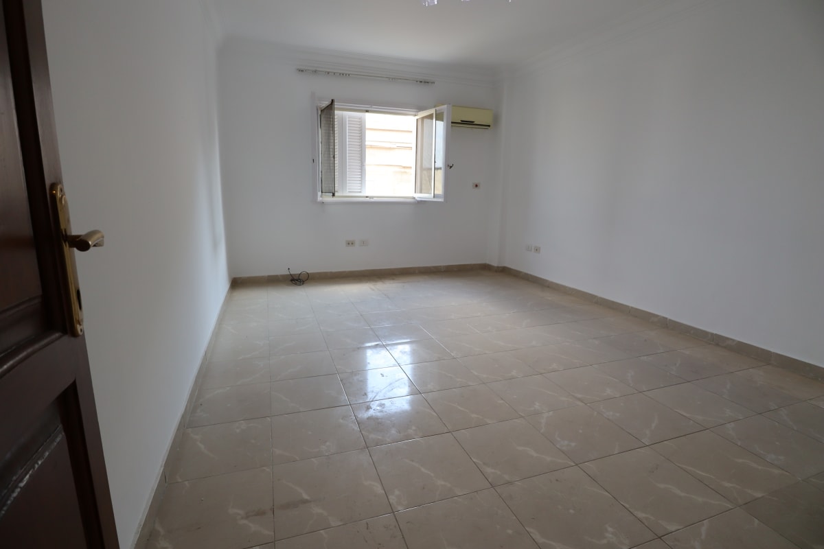 Spacious 3BR Apartment in a Quiet Zamalek Area