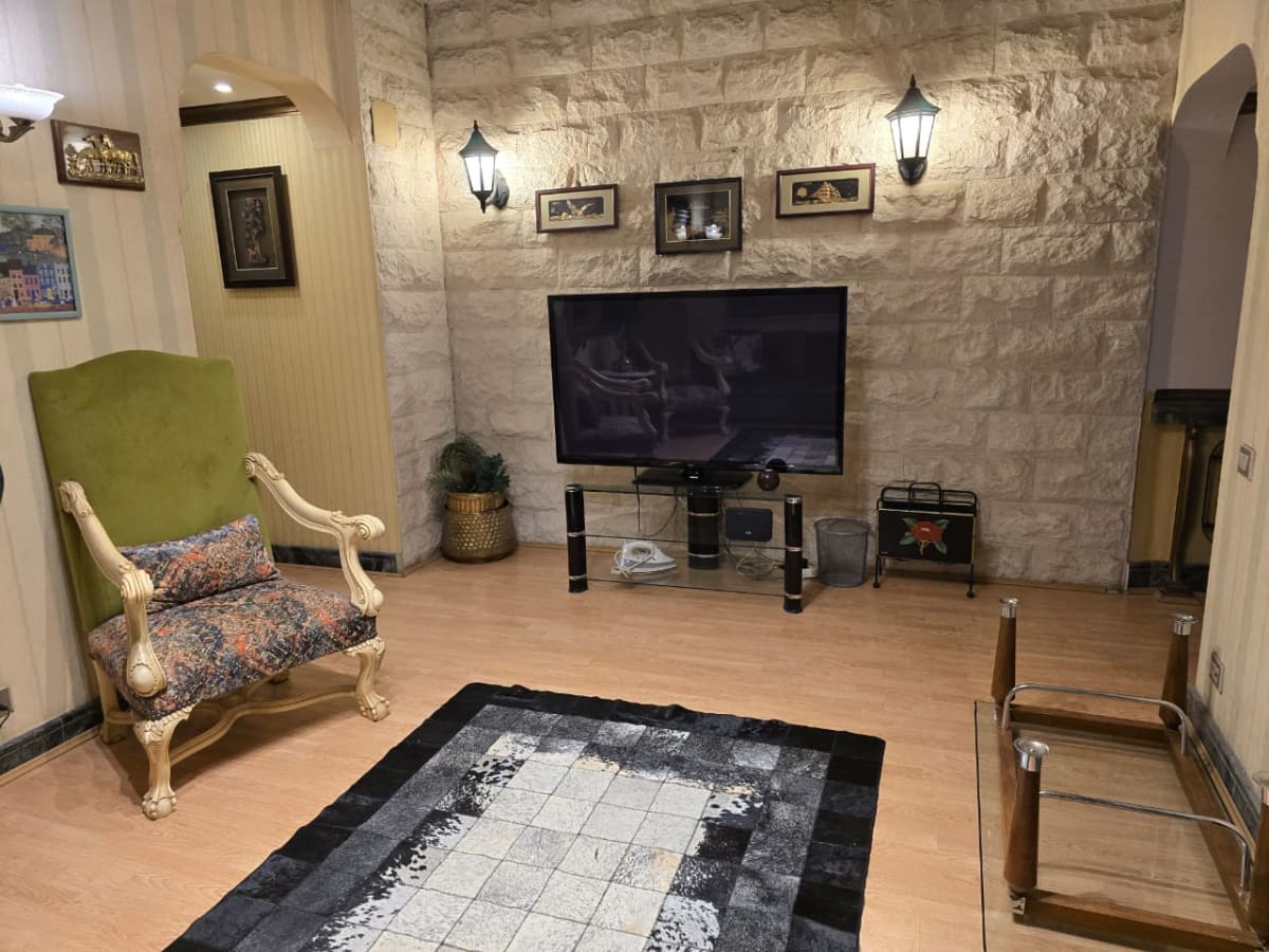 Modern 3BR Apartment Close to CAC - Bright & Spacious