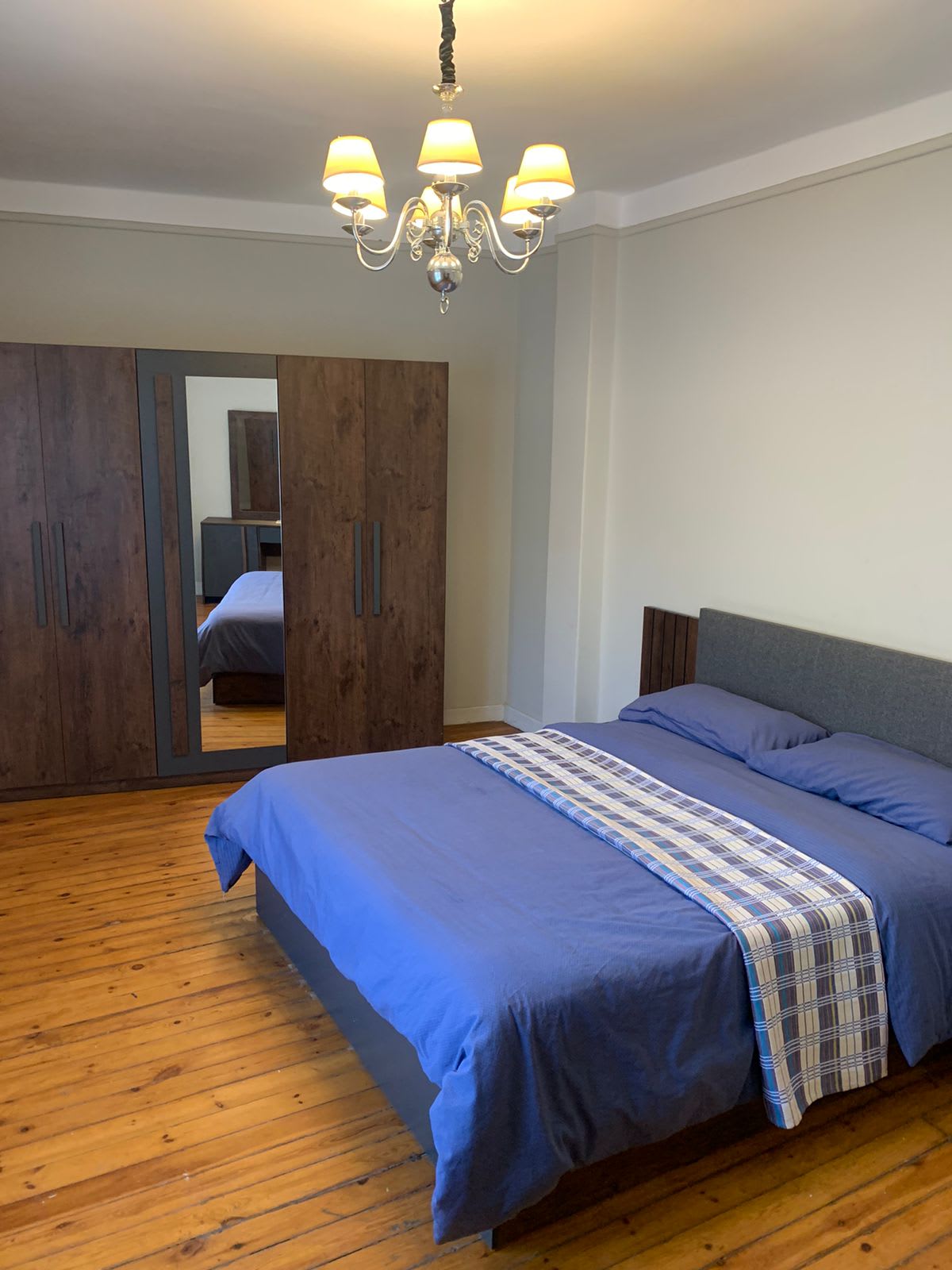 Stylish Apartment with Scenic Balcony Views in Zamalek
