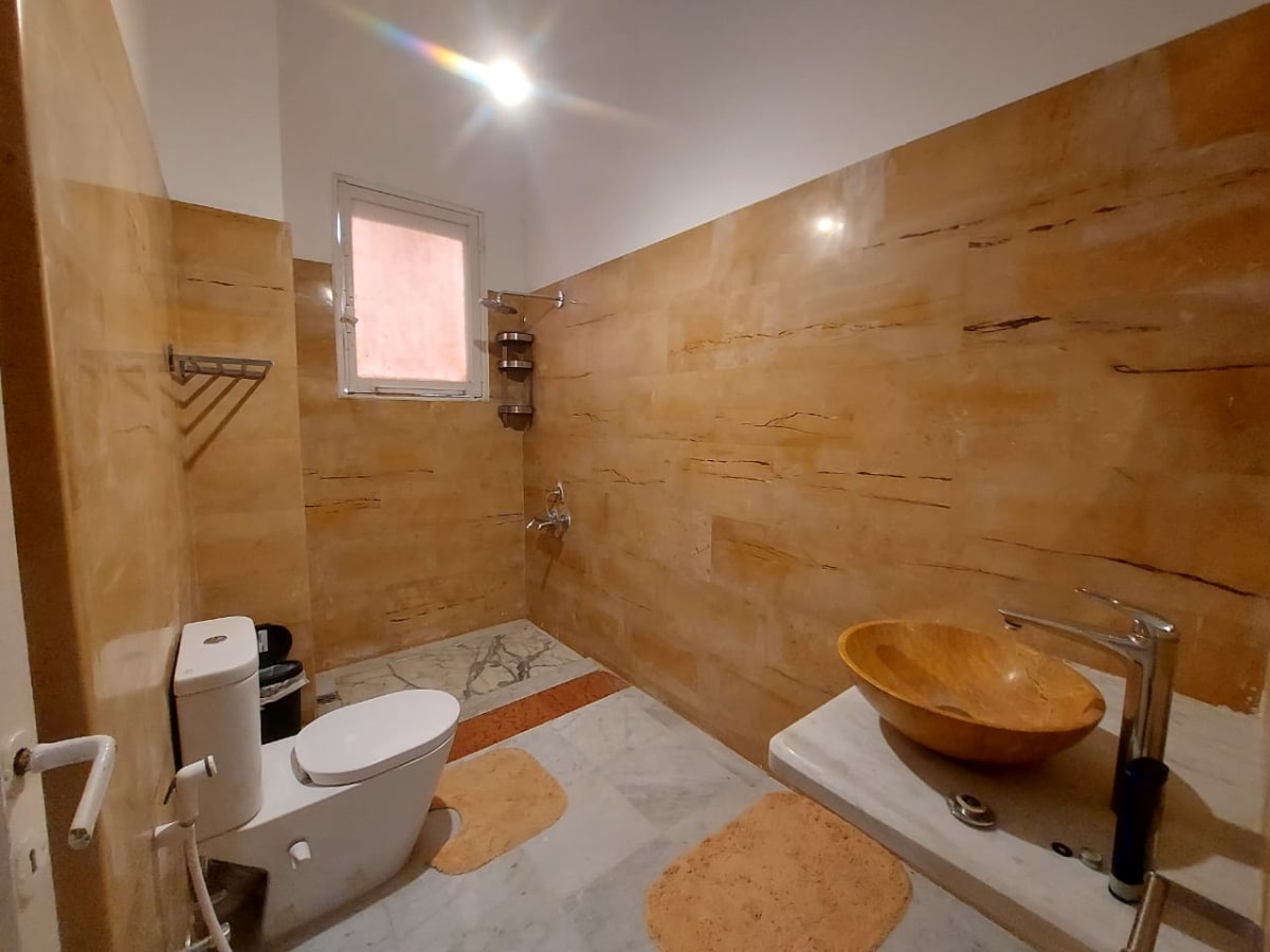 High Ceiling Apartment For Rent In Zamalek.
