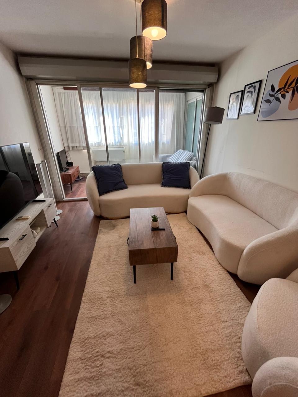 Bright 2BR Apartment in Prime Zamalek Location