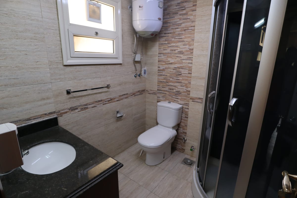 Spacious Apartment in Maadi - 5 Bedrooms & Modern Layout