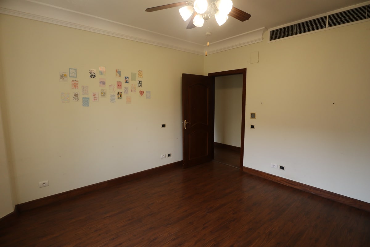 Spacious Apartment in Maadi - 5 Bedrooms & Modern Layout