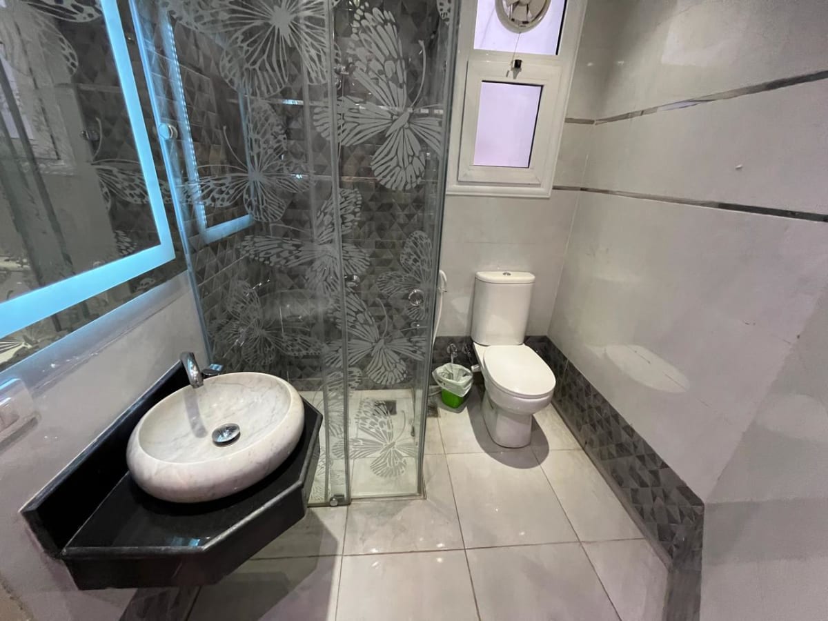 Bright 130 sqm Apartment with Spacious Reception