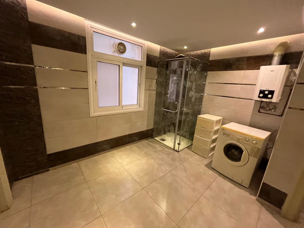 Bright 130 sqm Apartment with Spacious Reception