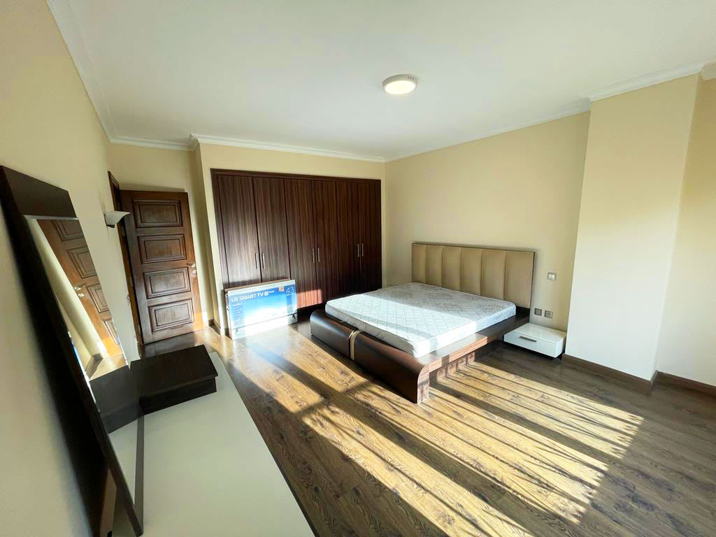 Elegant Apartment With Shared Pool Access In Sarayat Maadi.