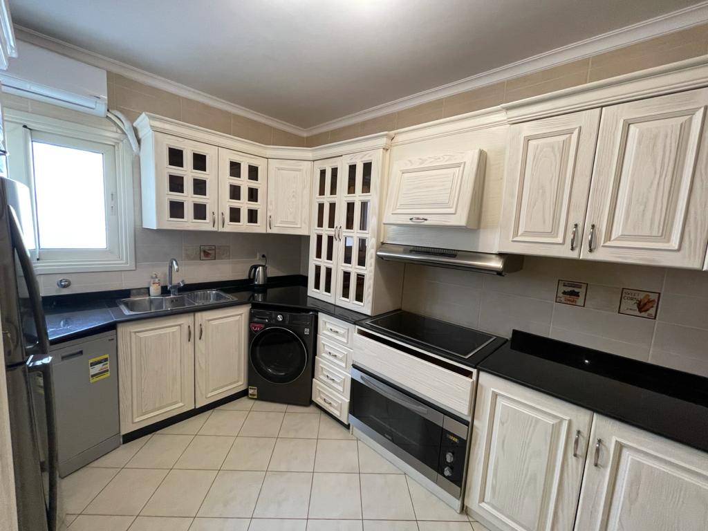 3 bedrooms Apartment With All Furniture In Maadi Sarayat.