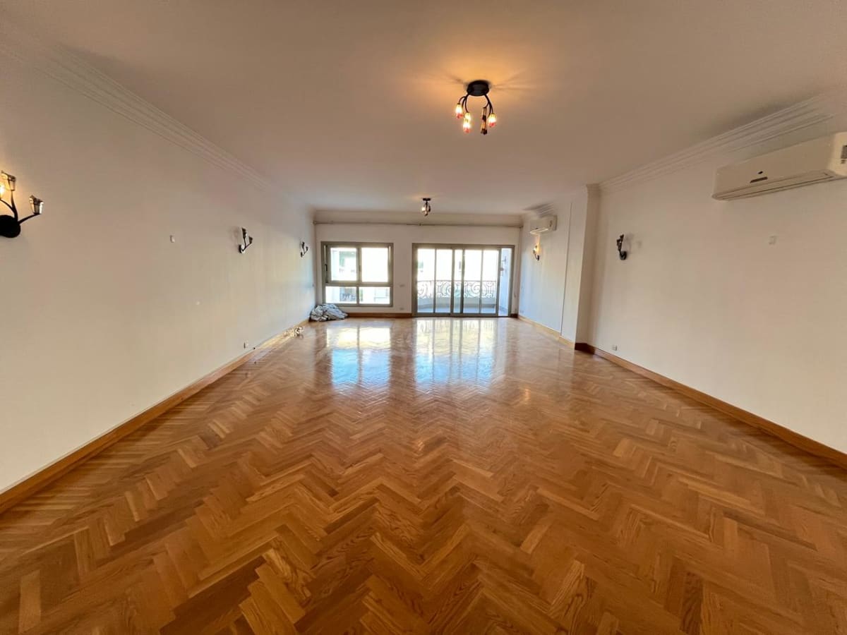 Stylish Apartment in Maadi with shared Garden, Pool & Gym access