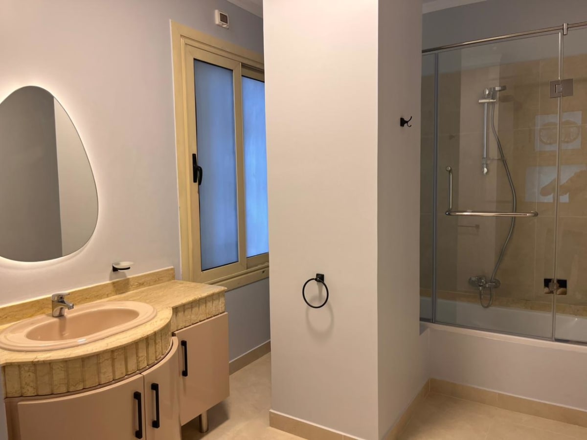 Luxury 4 Bedroom Apartment in Maadi Bright & Elegant