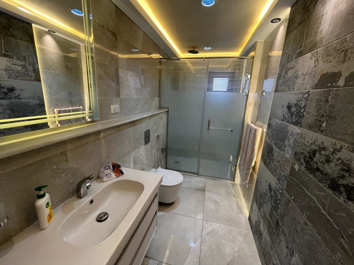 Furnished Apartment In Corniche El Nile For Rent| 280m²|1 Master Bedroom