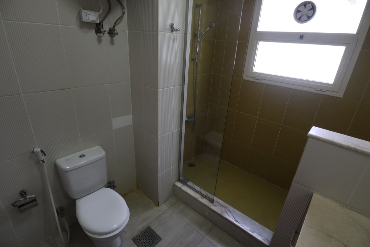 Bright Furnished Apartment With Shared Pool Access In Maadi Sarayat.