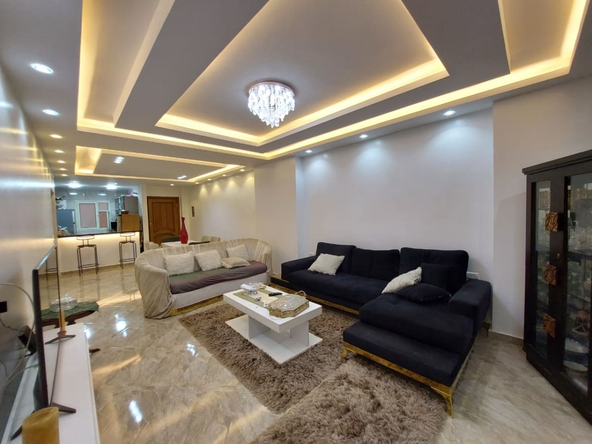 Relax Apartment In The Heart Of Zamalek|180m²|brightly.