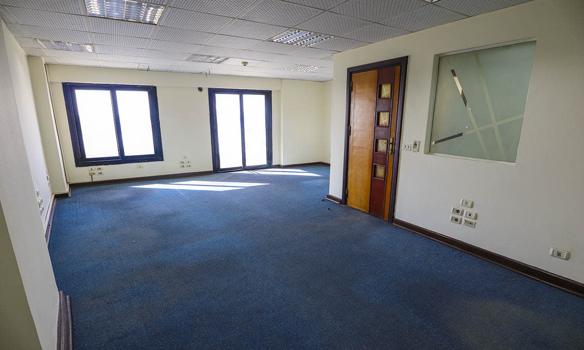 Administrative Office For Rent| 1000 m²| Cornish .