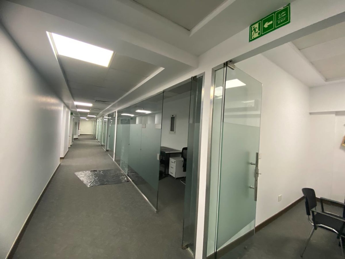 Administrative Office For Rent| 1000m²| Cornish.