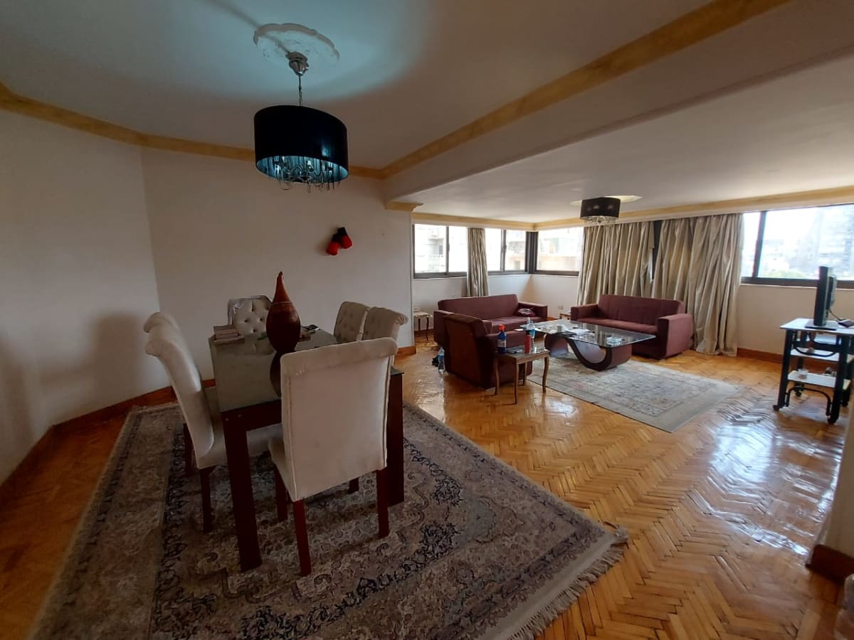 Stylish 3 Bedroom Apartment with Spacious & Bright Interiors