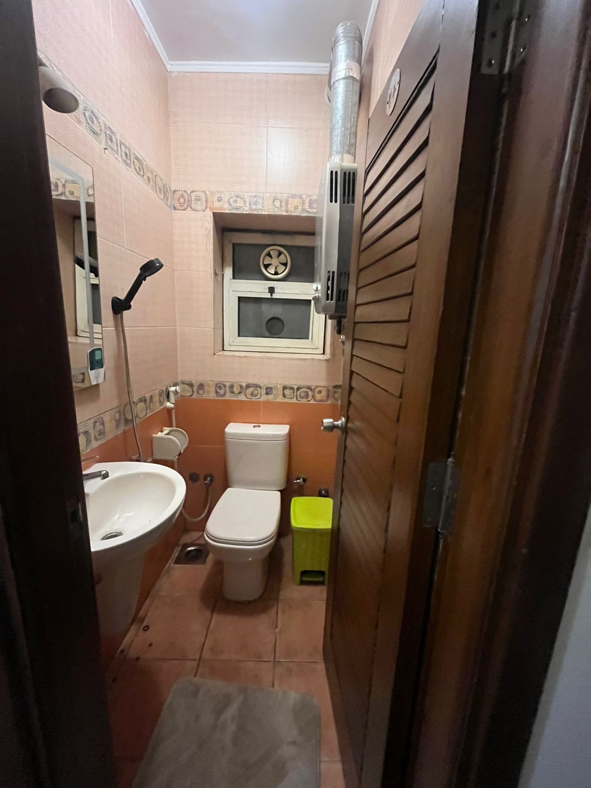 Furnished 2 Bedroom Apartment in Maadi Corniche 