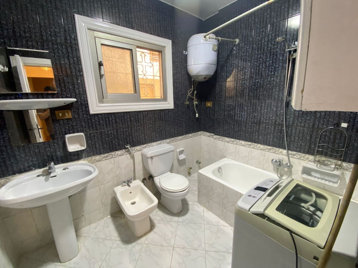Charming 2BR Garden Apartment in a Prime Location