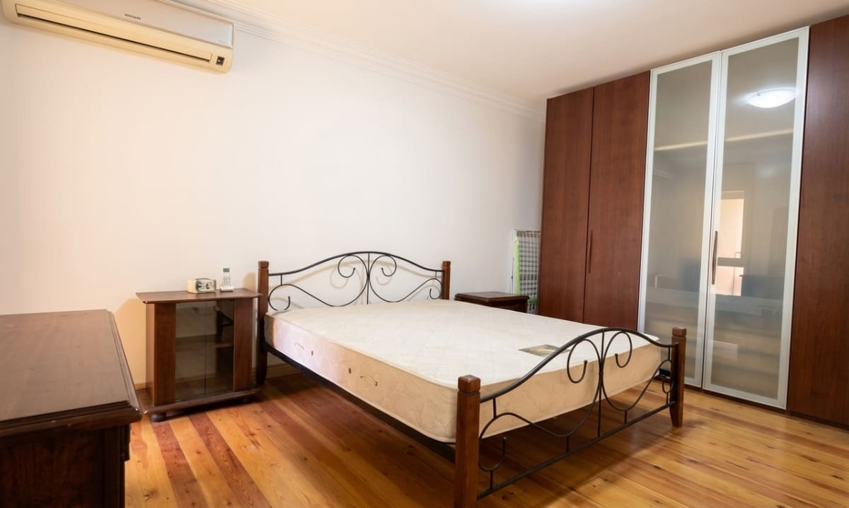 Modern 3BR Apartment Combines Refined Living & Natural Beauty