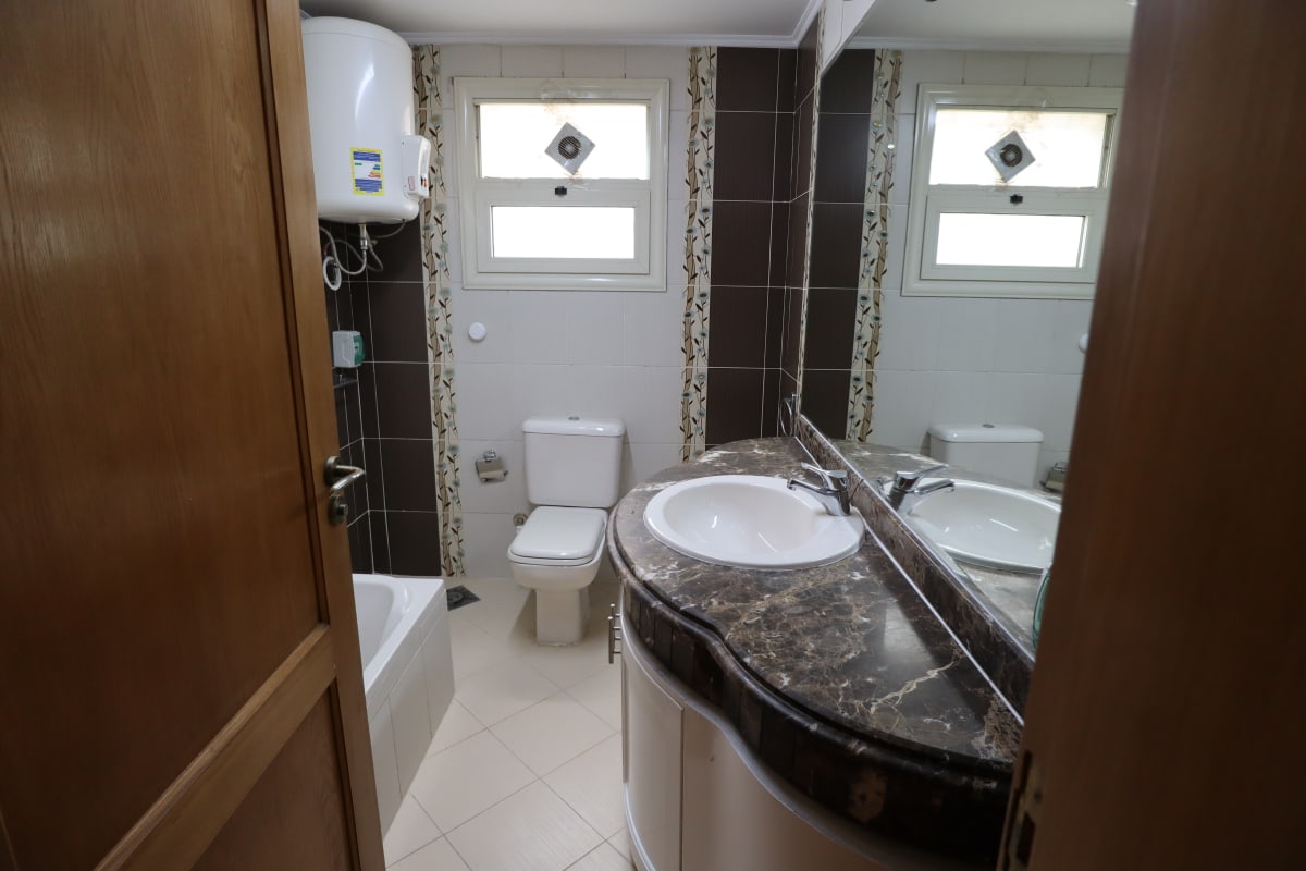 Sunny 5-Bedroom Apartment in Maadi Sarayat