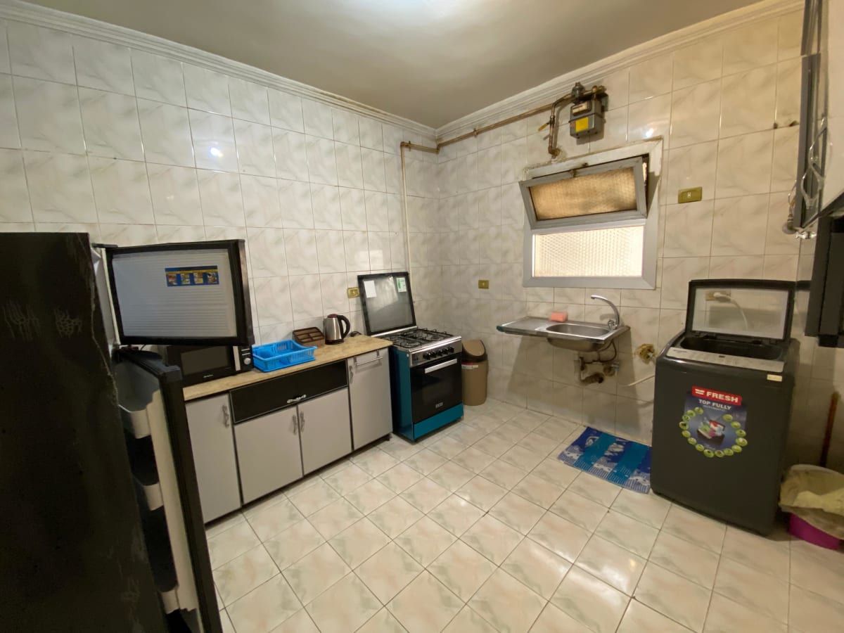 Sunny 3BR Apartment in Maadi - 180 M2