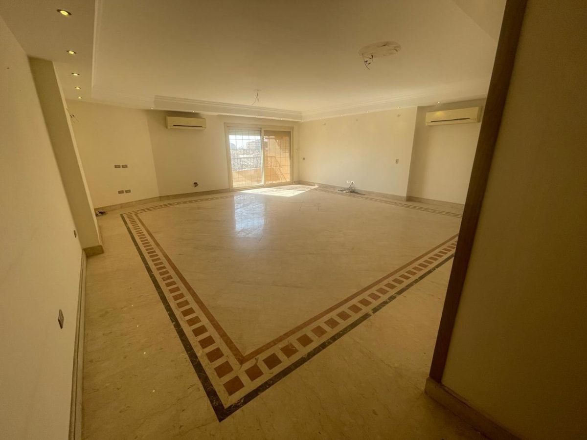 Sunlit 3BR Apartment with Balcony Views in New Maadi