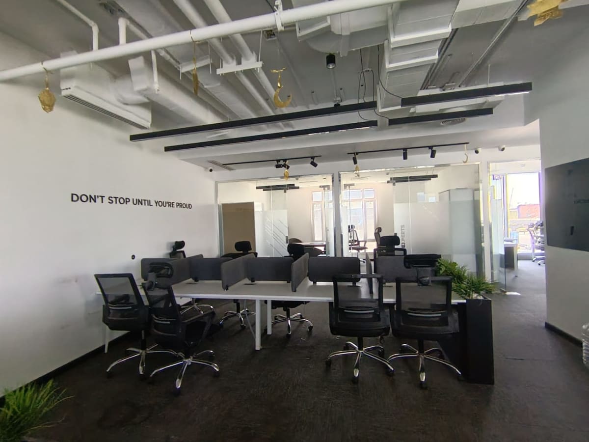 Modern Administrative Offices Spaces | 1000m² | For Rent in 90th South.