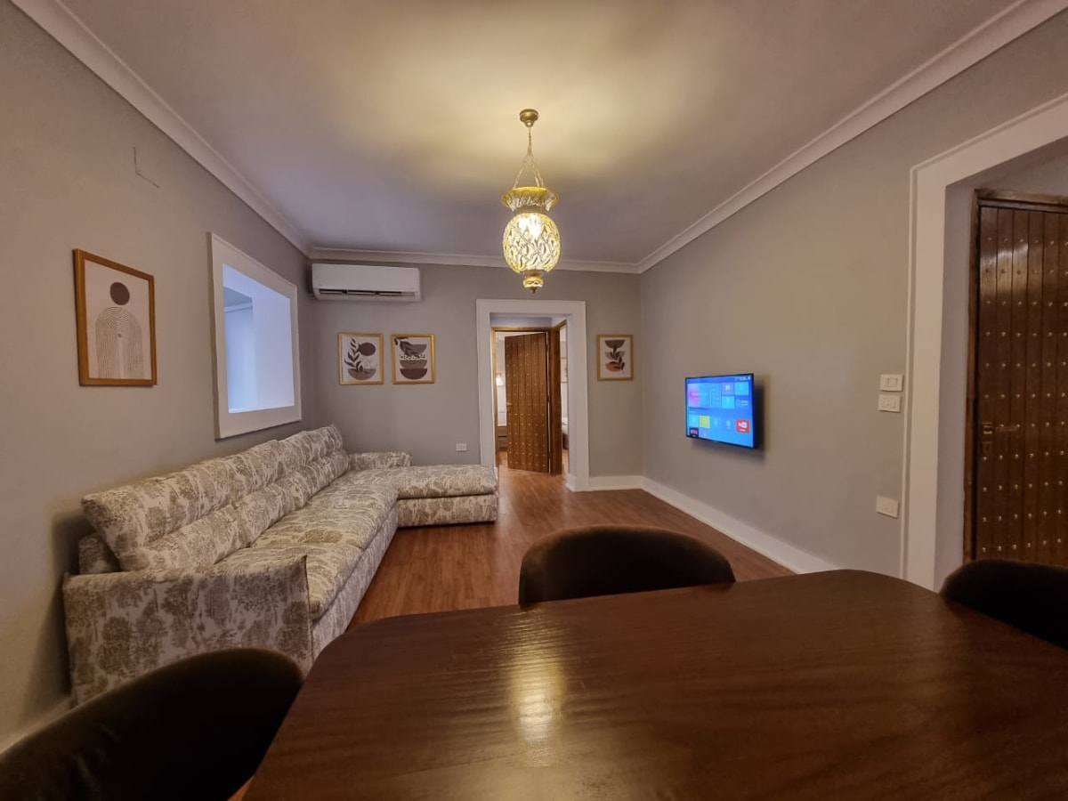 Ground Floor Apartment with 2 Bedrooms in a Prime Location