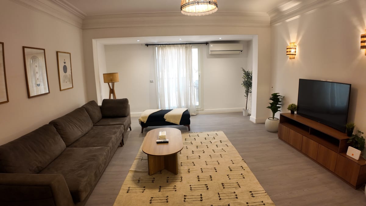 Charming Apartment In Prime Location In Zamale.