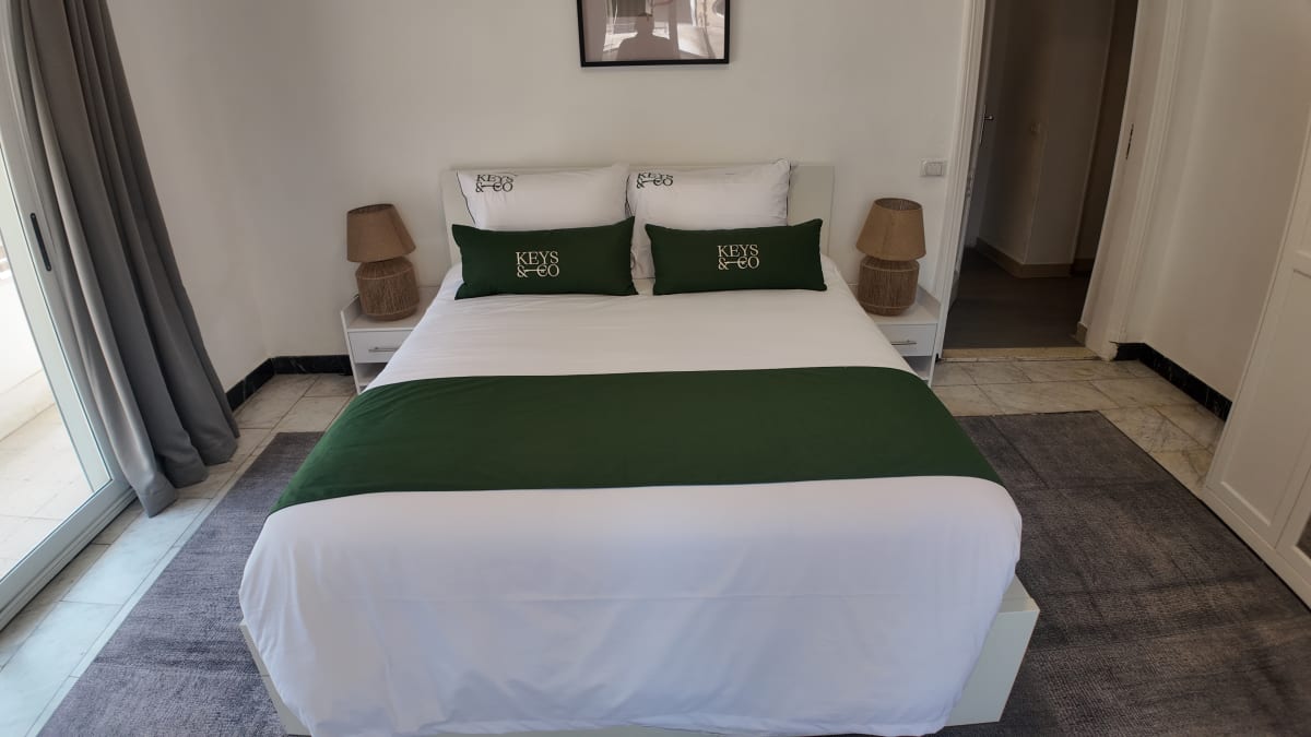 Charming Apartment In Prime Location In Zamale.