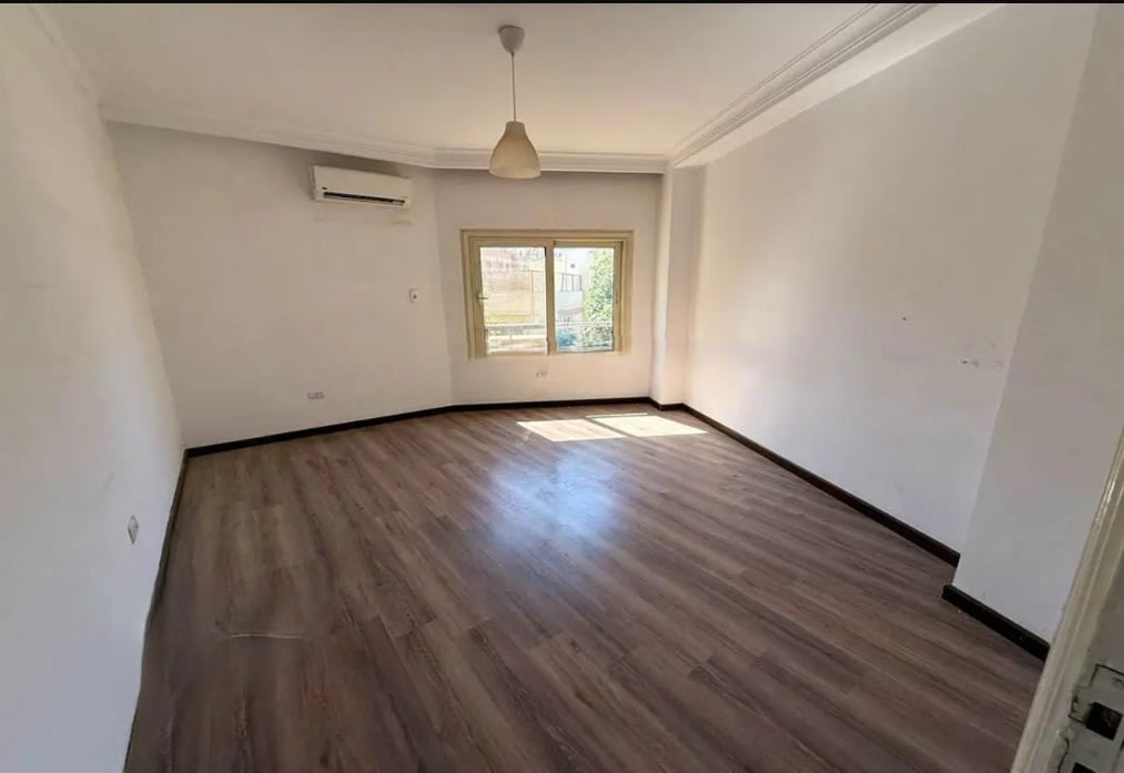 Semi Furnished Apartment For Rent In Maadi Degla|200m². 