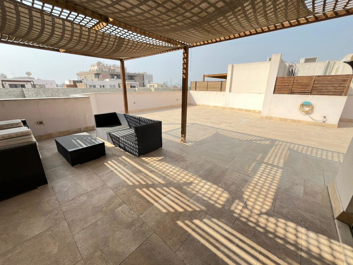 Penthouse With pool In Prime Location In Maadi Sarayat.