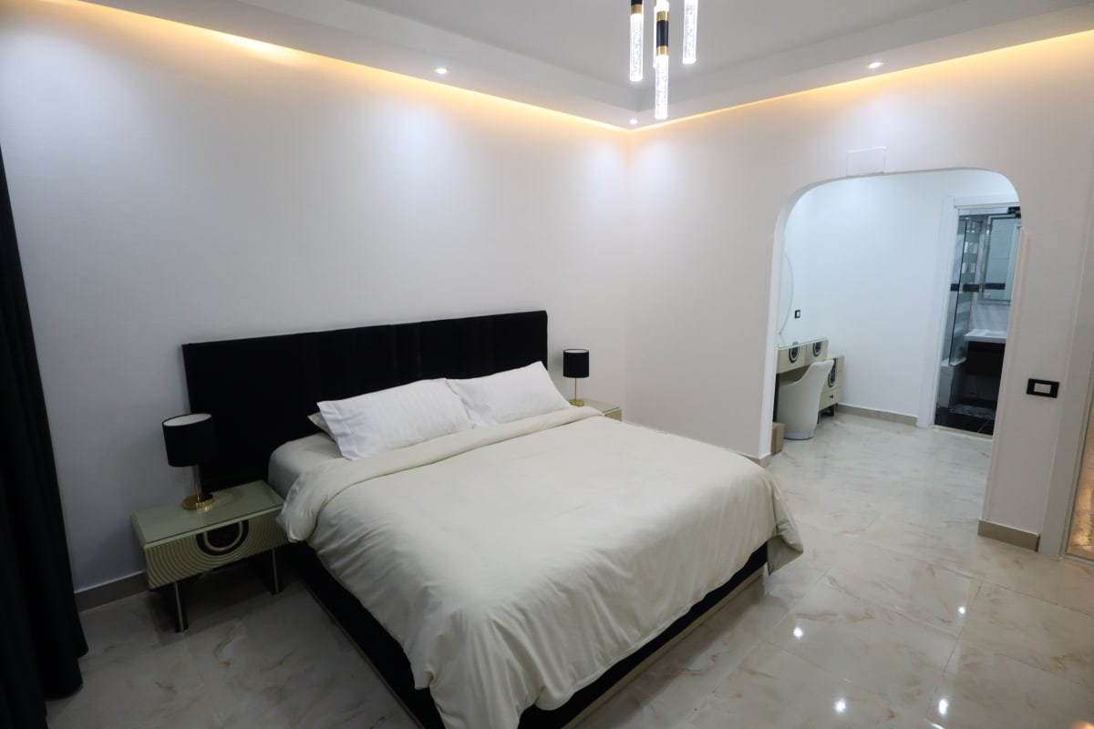 Bright 200 sqm Apartment Near CAC