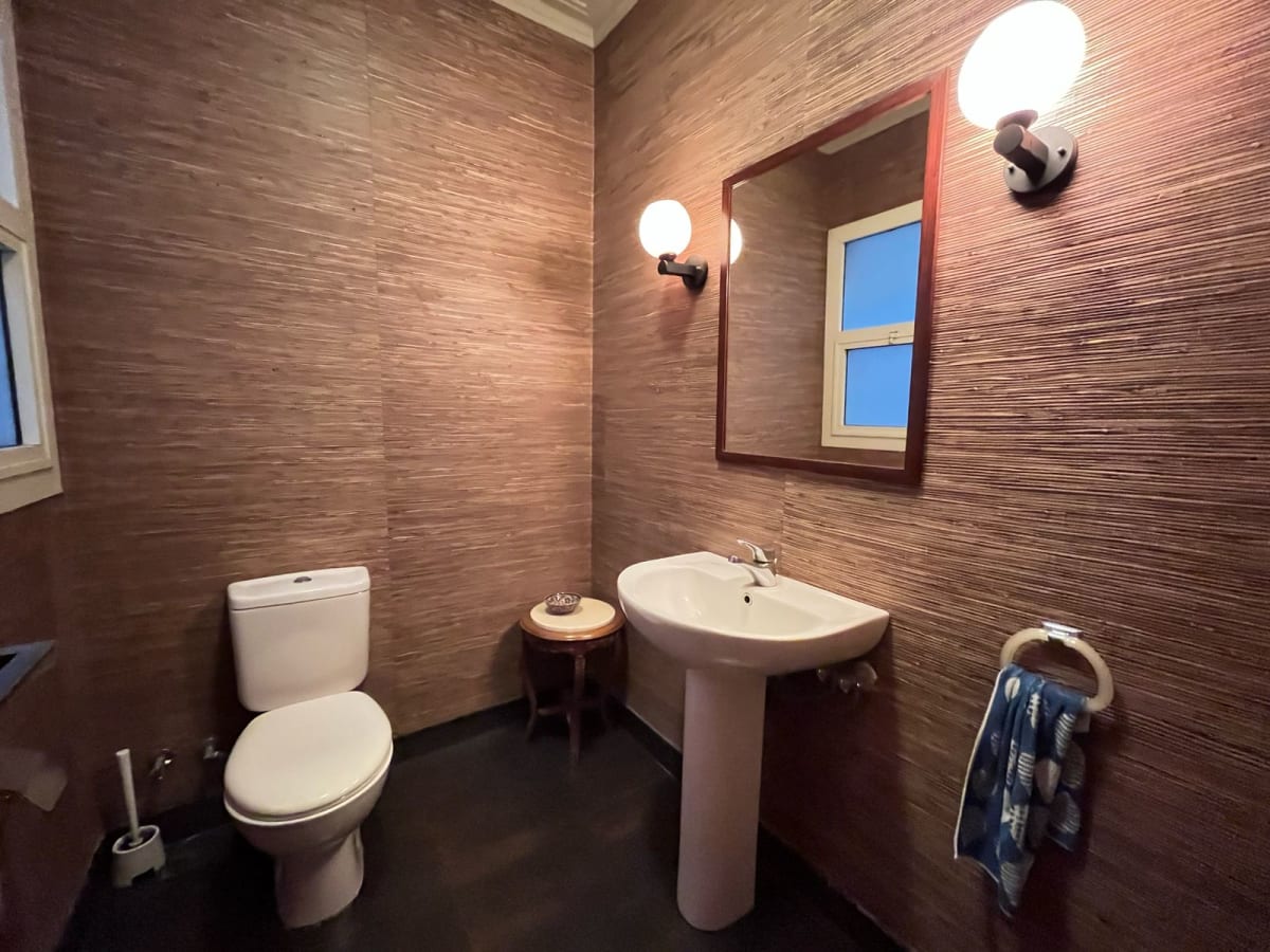 Sunny 3BR Apartment with Private Balcony