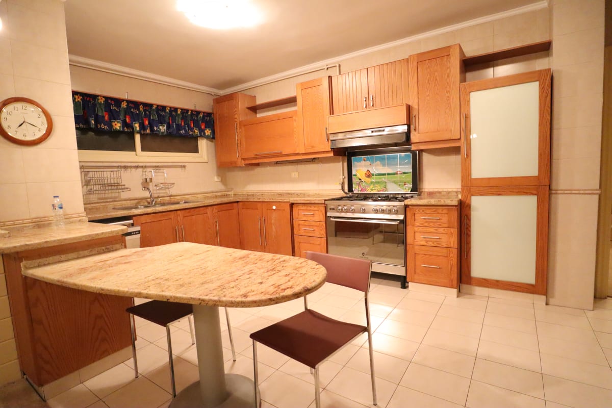 Sophisticated Living In A Furnished Degla Residence.