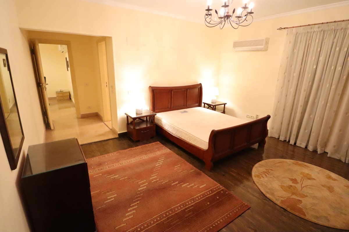 Sophisticated Living In A Furnished Degla Residence.