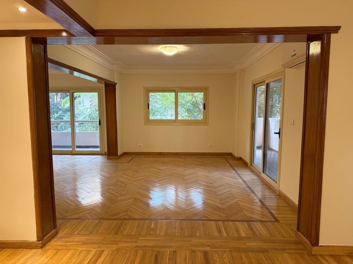 Nice Finishing Apartment In Maadi Sarayat With 180Sqm