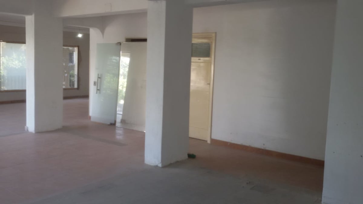 Administrative Office For Rent| 180m² | Zahraa. 