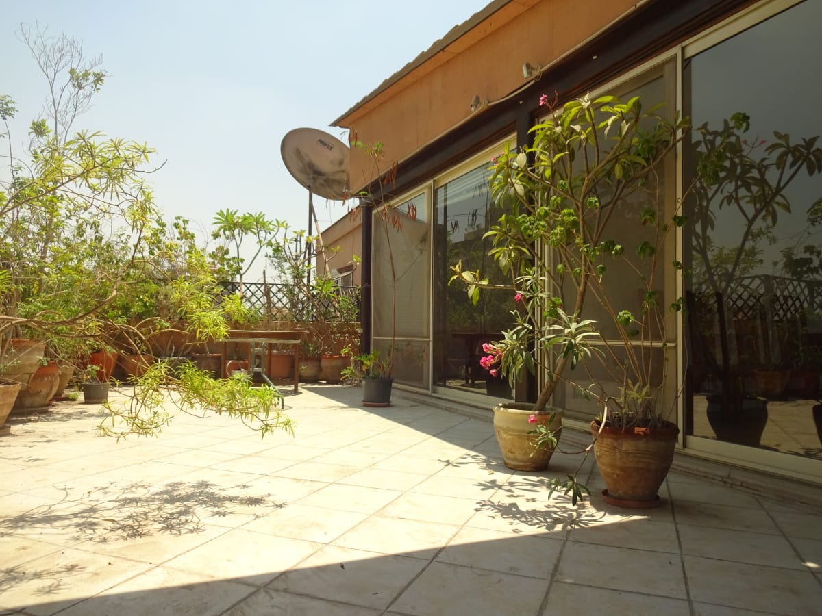 Modern Penthouse with Shared Swimming Pool