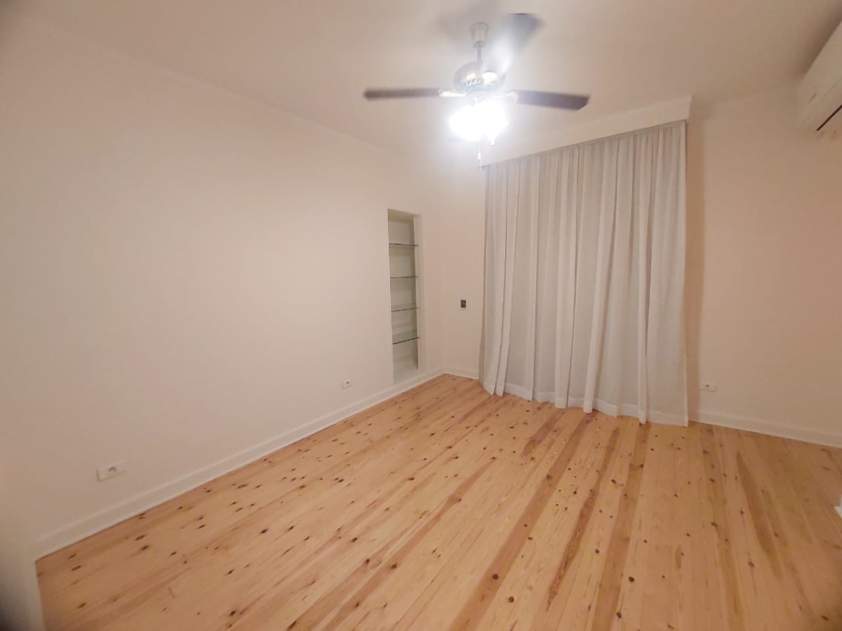 Luxury 5-Bedroom Apartment with Pool Access