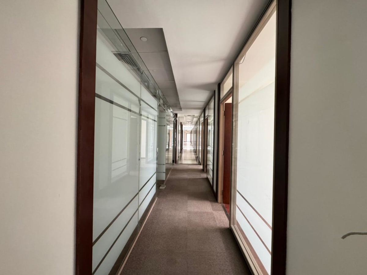 Administrative Office 1570sqm for Rent in Mivida Business park