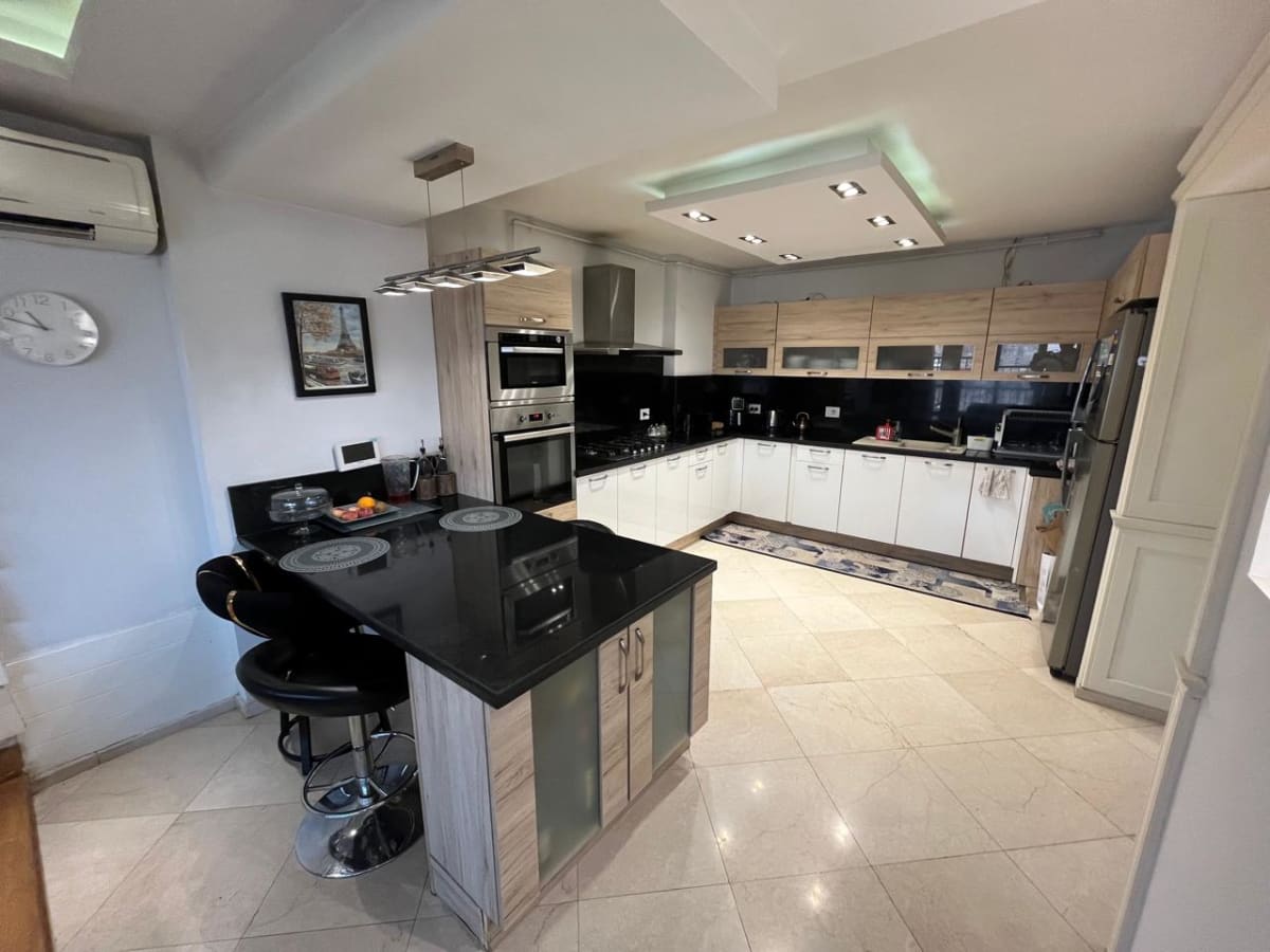 Fully Furnished Apartment With Full AC In Zamalek