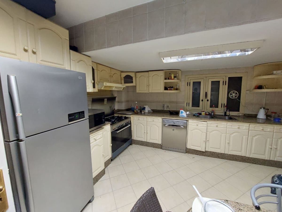 Cozy & Inviting Ground Floor Apartment For Rent.