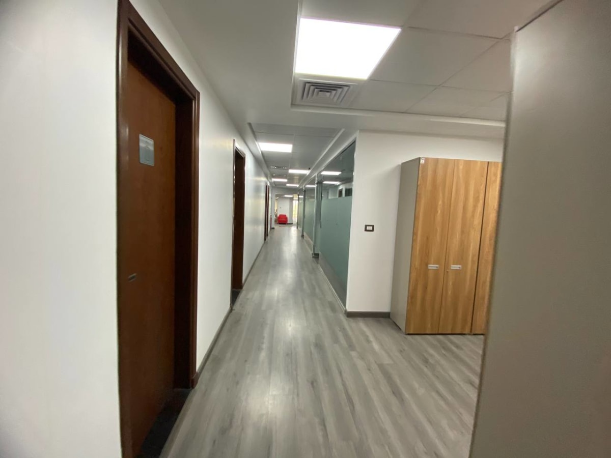 Administrative Office For Rent| 1500m²| Cornish.