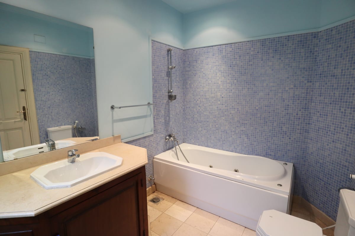 Luxurious Maadi Sarayat Villa Featuring A Private Swimming Pool For Rent.